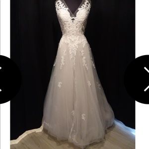 Maggie Sottero Camille Wedding Dress Size 18